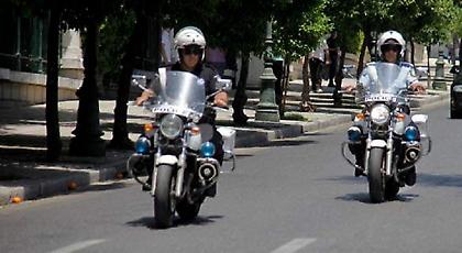 Επίθεση αγνώστων σε αστυνομικούς στην ΑΣΟΕΕ -Ενας τραυματίας