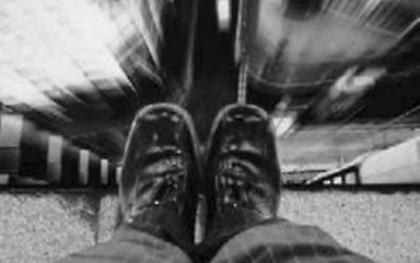 Βουτιά θανάτου από τον πέμπτο όροφο