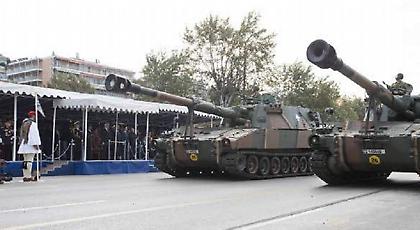 F-16, άρματα μάχης, ΟΥΚ και αλεξιπτωτιστές -Οι καλύτερες στιγμές της στρατιωτικής παρέλασης