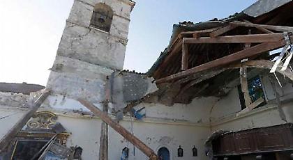 Φόβος και αγωνία από εκατοντάδες μετασεισμούς στην κεντρική Ιταλία (pics/video)