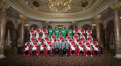 Ομαδική φωτογράφιση στο παλάτι του πρίγκιπα Αλβέρτου η Μονακό (pics)