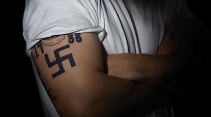 Αυστρία: Δύο χρόνια φυλακή για ναζιστικό τατουάζ