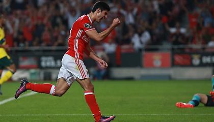 Τρία για ζέσταμα η Μπενφίκα, επέστρεψε ο Σάμαρης