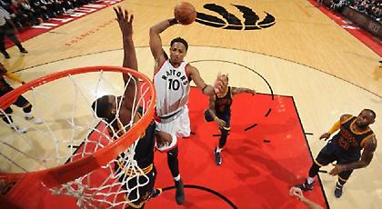 Τρο-με-ρό κάρφωμα από ΝτεΡόζαν στο Top 10 (video)