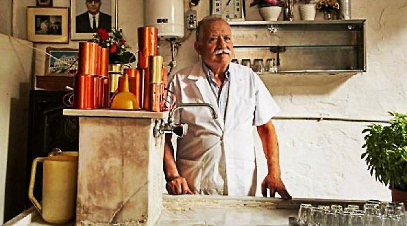 Μια... ρετρό ταβέρνα στο κέντρο της Αθήνας που θυμίζει δεκαετία του '50