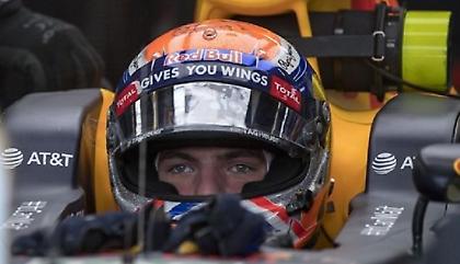 Φερστάπεν: «Να μάθει τρόπους ο Φέτελ»