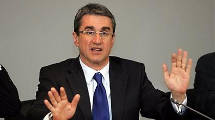 Λοβέρδος: Η αντιδημοκρατική βαρβαρότητα «τέσσερα μόνο κανάλια» αποσύρθηκε