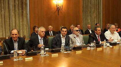 Ερχεται δομικός ανασχηματισμός με 5 νέα υπουργεία και μετονομασία άλλων 6