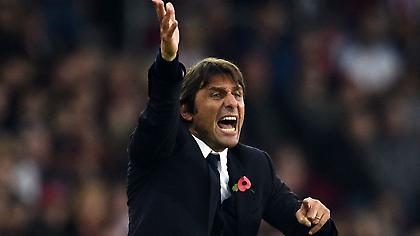 Ο Κόντε έφερε παστίλιες για τον λαιμό από την Ιταλία