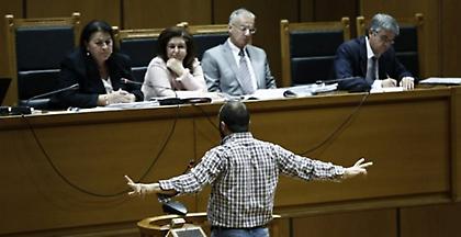 Ένταση στη δίκη της Χρυσής Αυγής για την επίθεση στο ΠΑΜΕ αναγκάζει σε διακοπή