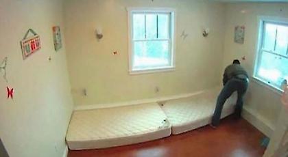 Ένας τρελοπατέρας έβαλε όλη την μαστοριά του και δείτε τι κατασκεύασε στις κόρες του (video)