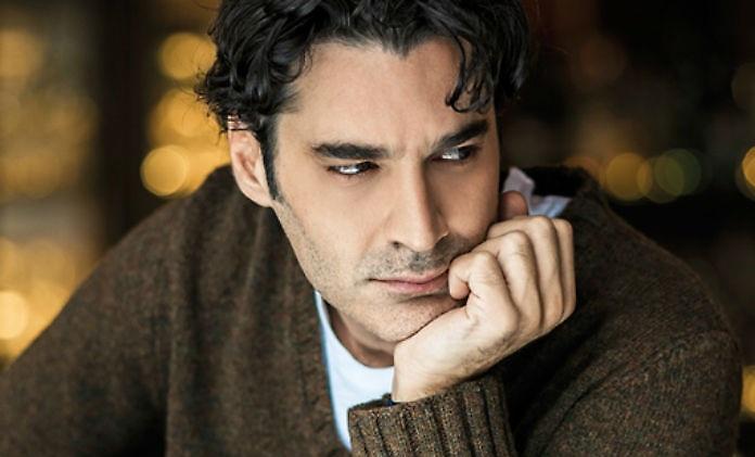 Αγνώριστος! Ο Χριστόφορος Παπακαλιάτης έτσι όπως δεν τον έχουμε ξαναδεί