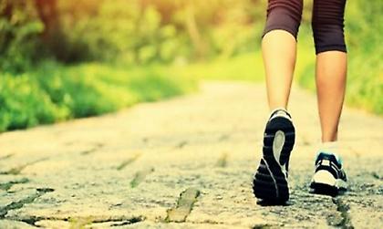 To καλύτερο «φάρμακο» για το μυαλό και τη διάθεση: Πόσο σας ωφελεί ένας περίπατος