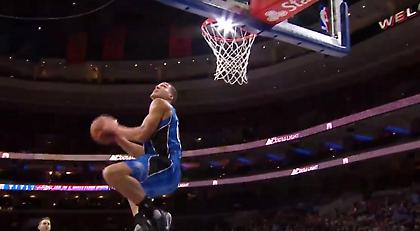 Το κάρφωμα 360 μοιρών του Γκόρντον στην κορυφή του Top 10 (video)