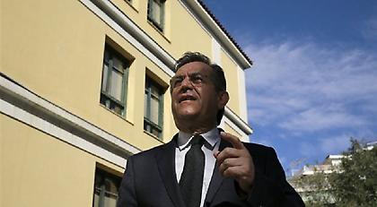 «Όχι» στην άρση ασυλίας Νικολόπουλου από 153 βουλευτές