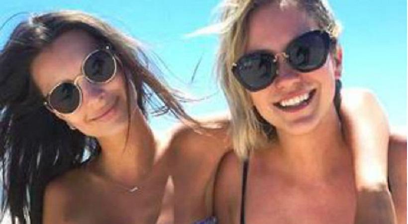 Τα καυτά κορίτσια του Hollywood ποζάρουν με μαγιό