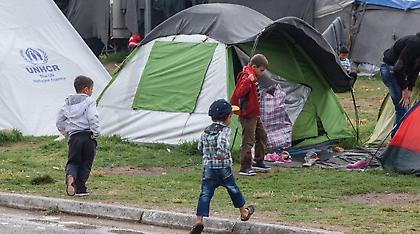 Spiegel: Απελπιστική η κατάσταση στα ελληνικά νησιά - Χάος στους καταυλισμούς