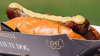 Ρεκόρ σε πωλήσεις hot dog έκανε η Τότεναμ (pics)