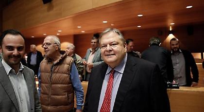 Πυρά Βενιζέλου κατά της Δημοκρατικής Συμπαράταξης που ψήφισε τις τροπολογίες Παππά