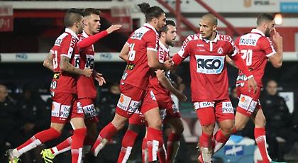 Πιο κοντά στα πλέι-οφ η Κορτράικ