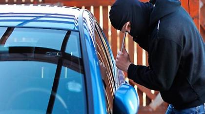 Σεσημασμένοι διέρρηξαν δύο αυτοκίνητα στην Καβάλα