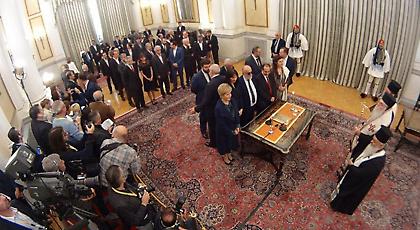 Ορκίστηκε η νέα κυβέρνηση του Αλέξη Τσίπρα (pics)