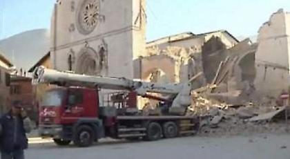 Ιταλία: Ιερέας αποκαλεί τους σεισμούς «θεϊκή οργή» για τους γάμους των ομοφυλοφίλων