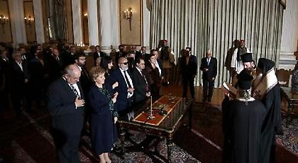 Ποιοι υπουργοί ορκίστηκαν με θρησκευτικό όρκο, ποιοι με πολιτικό, ποιοι έβαλαν γραβάτα και ποιοι όχι