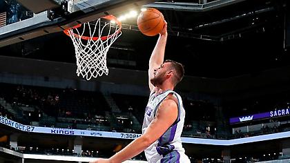 Σεφτέ με κάρφωμα στο ΝΒΑ ο Παπαγιάννης (video)