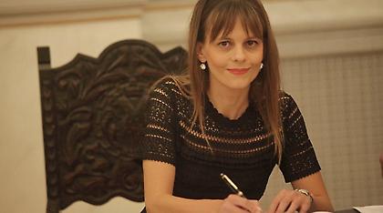 Έφη Αχτσιόγλου: Παιδί θαύμα ή μοιραία επιλογή;