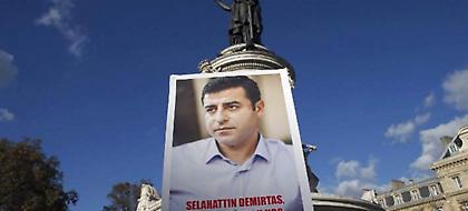 Τουρκία: Το φιλοκουρδικό κόμμα αναστέλλει τη συμμετοχή του στη Βουλή -Μετά από το μπαράζ συλλήψεων