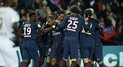 Η Παρί επιστρέφει