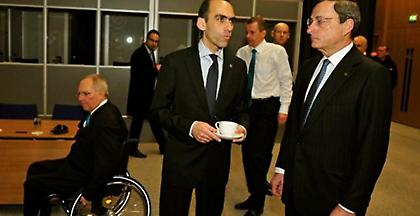 Ο Ντράγκι αψηφά τον Σόιμπλε – «Θα παραταθεί η ποσοτική χαλάρωση»