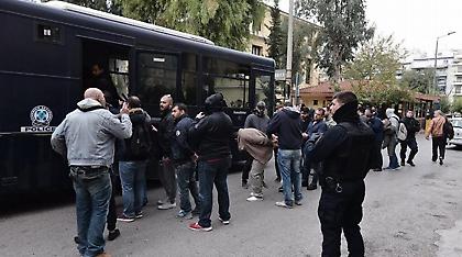 Προφυλακιστέοι οι 11 από τους 20 της σπείρας των Ρομά!