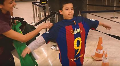 Ο Σουάρες κράτησε το λόγο του στον πιτσιρικά (video)