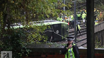 Βρετανία: Πέντε νεκροί από την ανατροπή τραμ στο Λονδίνο