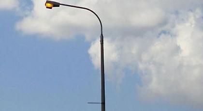 Κλέφτες και βάνδαλοι ρημάζουν το δίκτυο ηλεκτροφωτισμού στη Θεσσαλονίκη