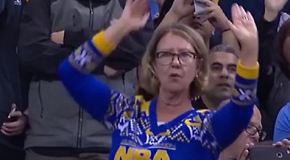 Η... θεία από το Γκόλντεν Στέιτ τα 'δωσε όλα (video)