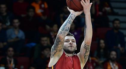 Μίτσοβ: «Για την πρώτη νίκη με Ολυμπιακό»