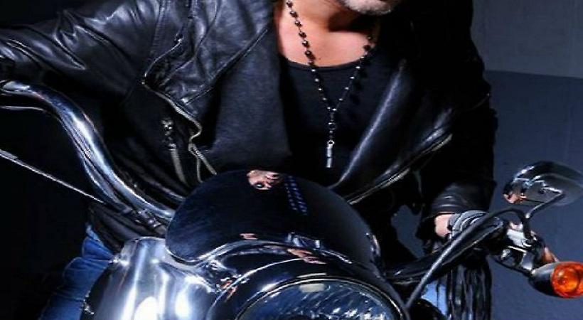 Πασίγνωστος Έλληνας τραγουδιστής παρακολουθείται από ψυχίατρο εδώ και 15 χρόνια