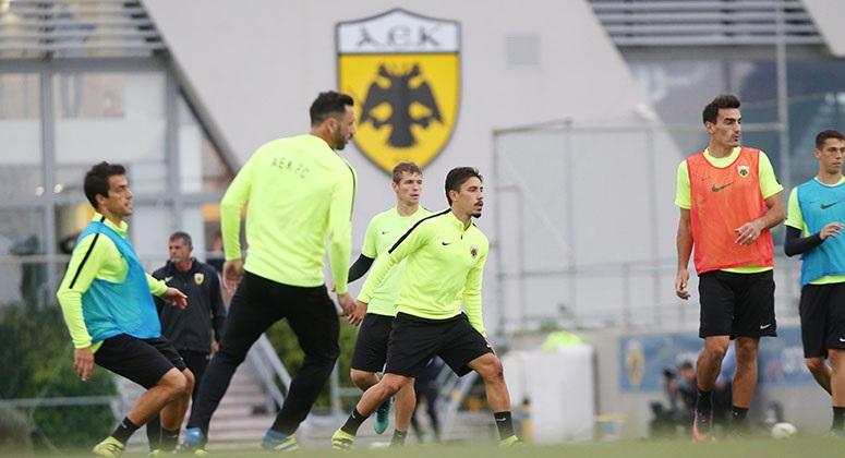 Χωρίς Μπακάκη και η απογευματινή προπόνηση στην ΑΕΚ