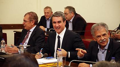 Συναίνεση για τον Κουτρομάνο - Επιφυλάξεις για προτεινόμενα μέλη του ΕΣΡ