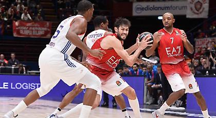 Πάρτι της Αρμάνι επί της Εφές με εκατοστάρα!