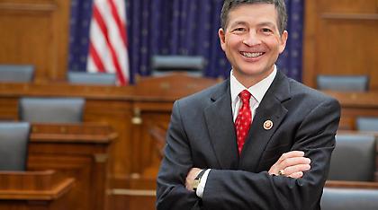 WSJ: Ο Τραμπ εξετάζει την περίπτωση του Τζεμπ Χένσαρλινγκ για το υπουργείο Οικονομικών