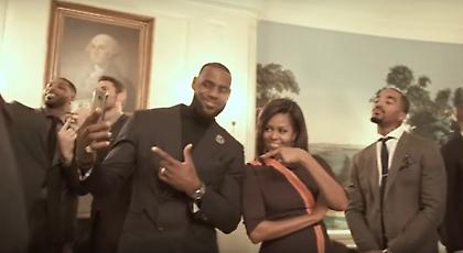 Οι Καβαλίερς «κοκάλωσαν» με την Μισέλ Ομπάμα στον Λευκό Οίκο (video)