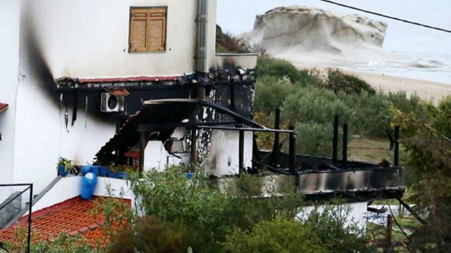 Άφαντοι οι δράστες του εμπρησμού στην οικία Μπίκα