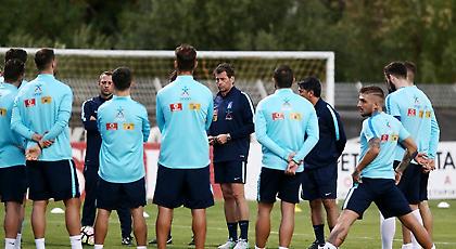 Τα διλήμματα Σκίμπε για την ενδεκάδα της Εθνικής