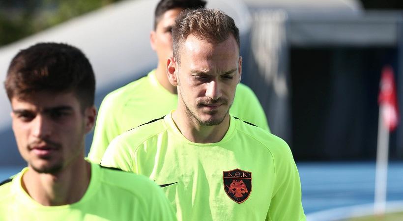 Μέσα κι ο Μπακάκης στην ΑΕΚ