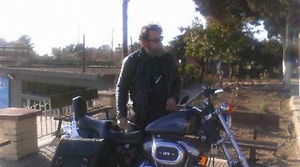 Σάλος στον Βόλο για τη μετάθεση ιερέα που οδηγεί Harley (pics)