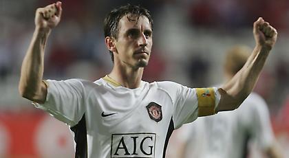 Νέβιλ: «Πρέπει να παραμείνει στη Γιουνάιτεντ ο Μουρίνιο»